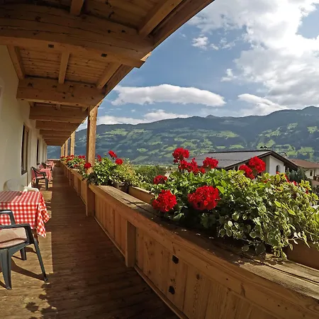 Sportpension Christina By Piaunddirk Guest house