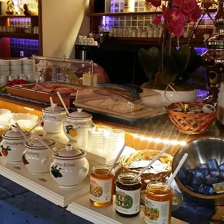 Sportpension Christina By Piaunddirk Pensión Fügen