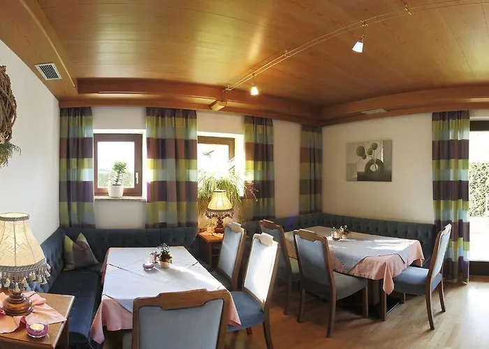 Sportpension Christina By Piaunddirk Guest house Fuegen